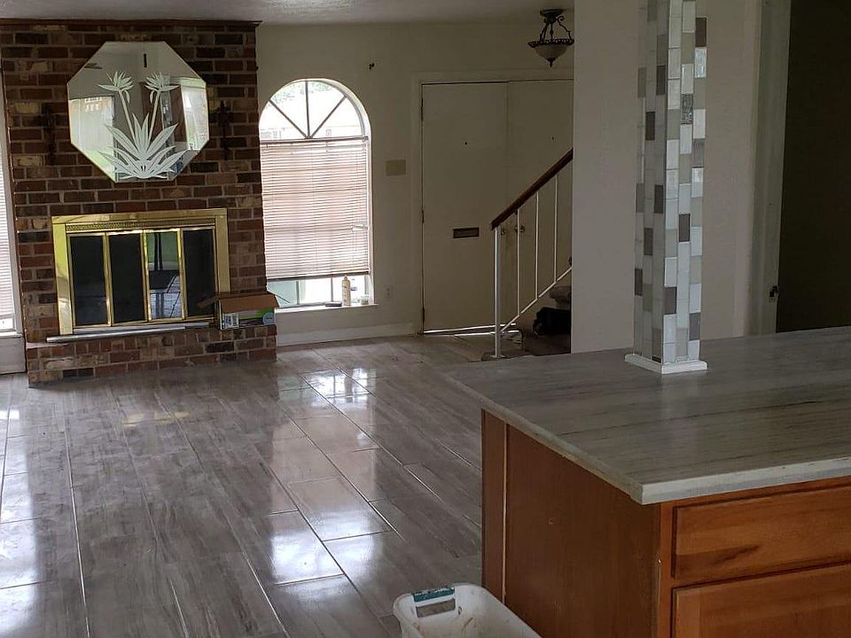 2nd image of 2216 Carol Sue Ave
