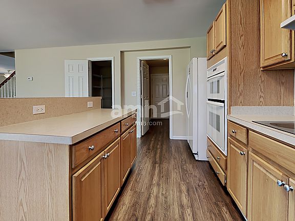 3rd image of 111 Graduate Ln