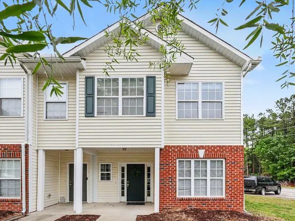 1800 Eagle Beach Ct, Raleigh, NC 27610