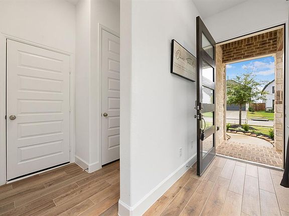 3rd image of 29418 Pearwood Drive
