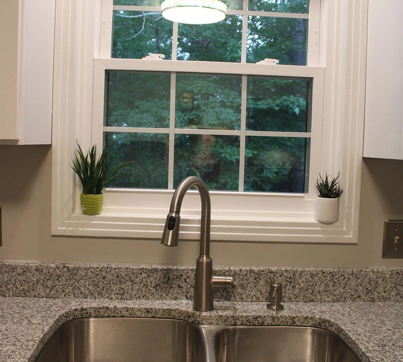 345 Leslie Rd — Photo 4