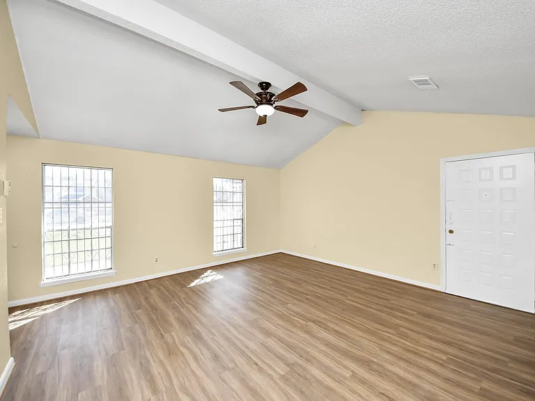 8105 Lanham Ln — Photo 6