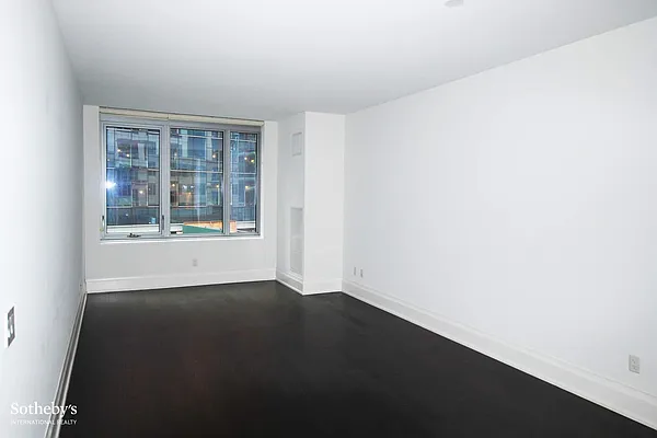 Rented by Sotheby's International Realty | media 29