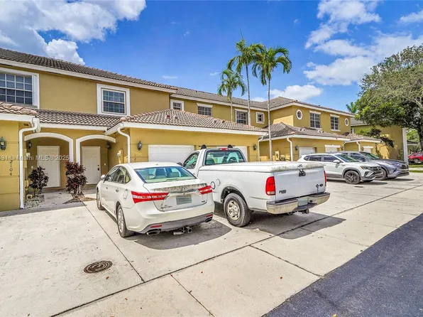 12106 SW 2nd St, Pembroke Pines, FL 33025