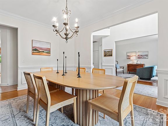 5th image of 6312 Crosshall Pl
