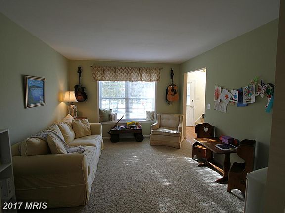 4th image of 244 Moreau Ct