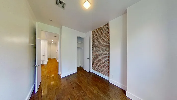 Rented by Bond New York | media 7