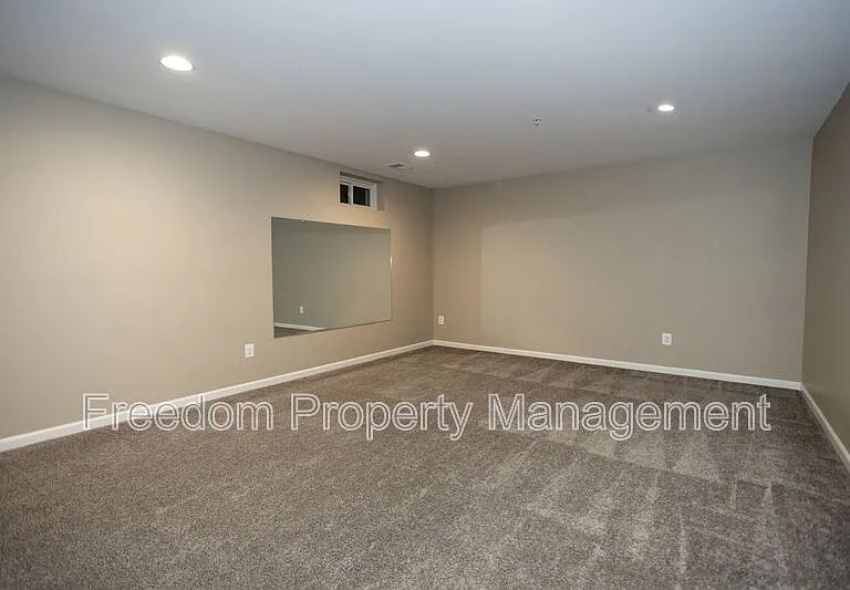 2425 Morgans Point Dr — Photo 65