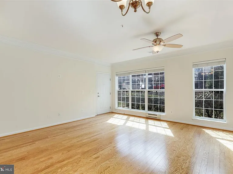 15221 Leicestershire St — Photo 2