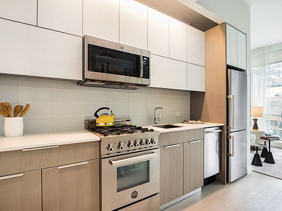 3rd image of 242 W 53rd St APT 35B
