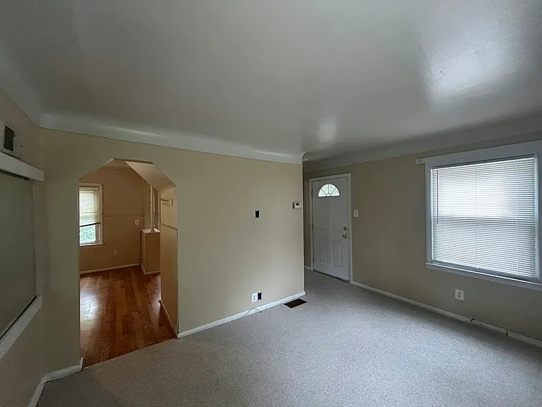 6160 McGuire St — Photo 2