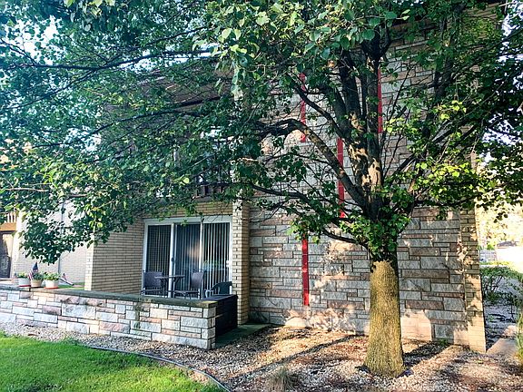 2nd image of 1233 N La Grange Rd APT 2F