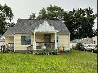 1142 Vos St, Jenison, MI 49428