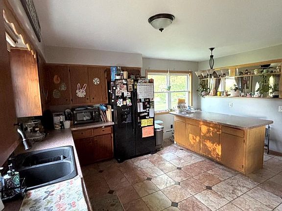 4th image of 22436 Schroeder ROAD