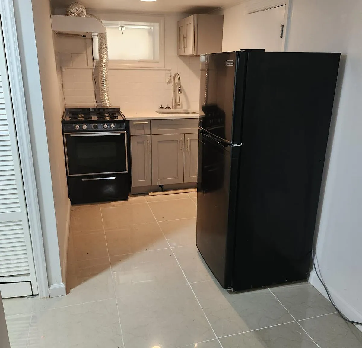 1 bed, 1100 sqft, $1,700 — Photo 4