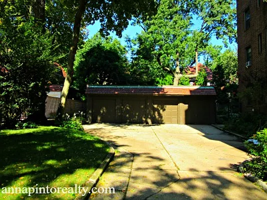 Sold by Anna Pinto Realty | media 33