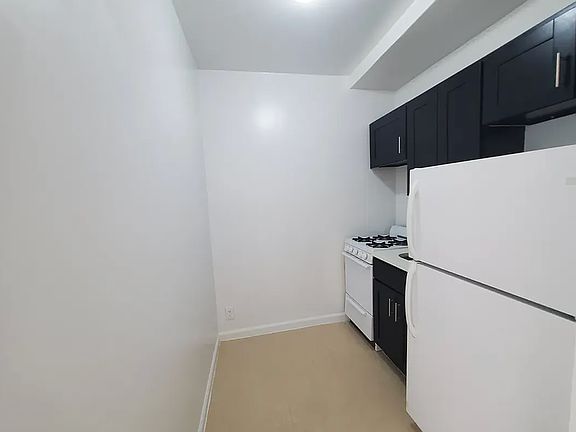 2nd image of 3476 Broadway #5