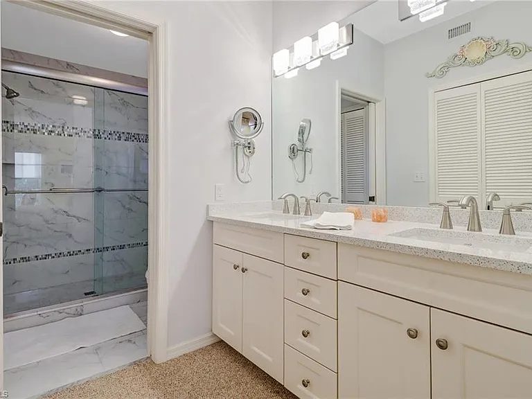 7108 Barrington Cir #101 — Photo 17