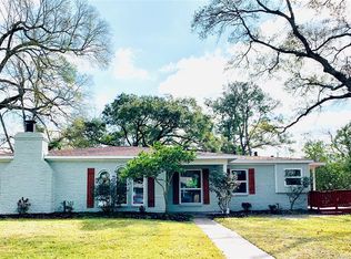 303 Edgewood St, League City, TX 77573