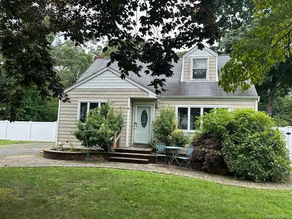 1088 Cassel Avenue, Bay Shore, NY 11706