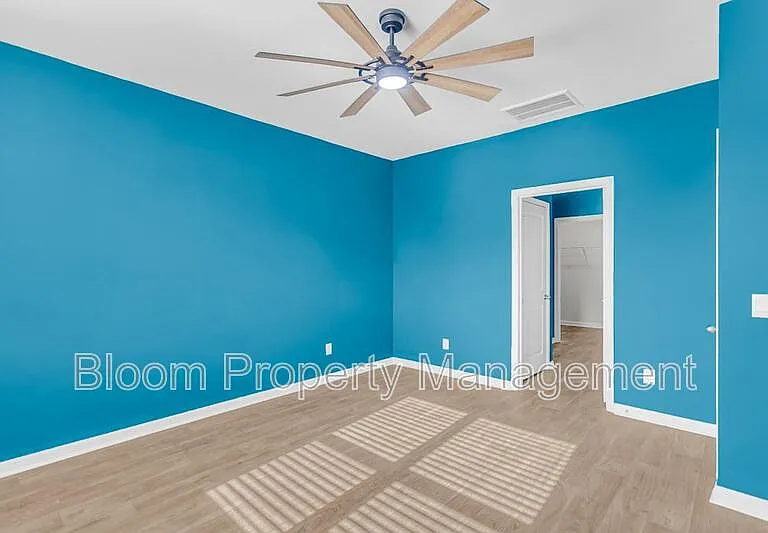 828 Lilyford Ln — Photo 24