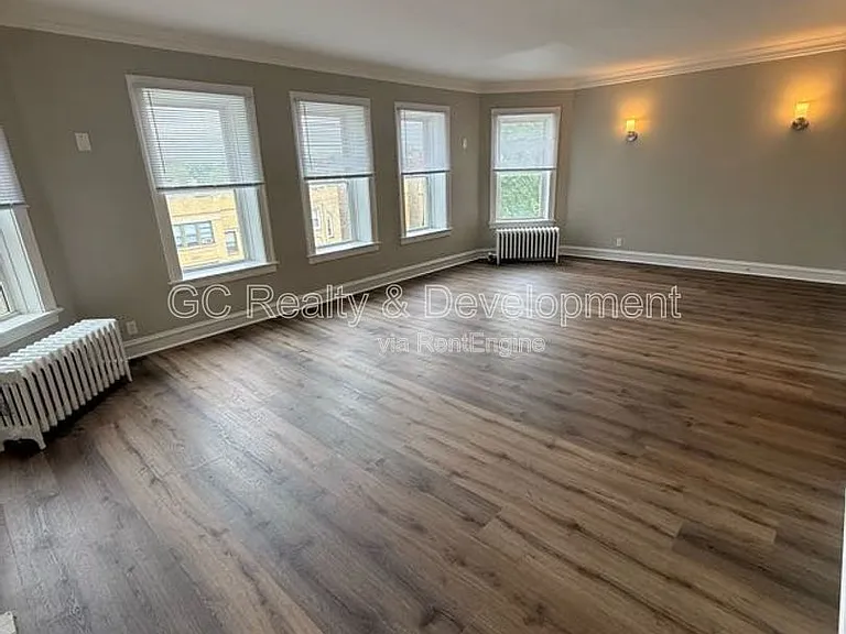 5730 N Christiana Ave #3 — Photo 3