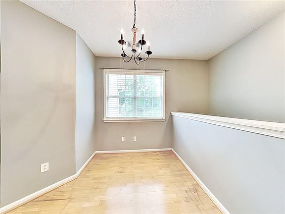 5th image of 610 Spring Heights Ln SE Unit 6/610