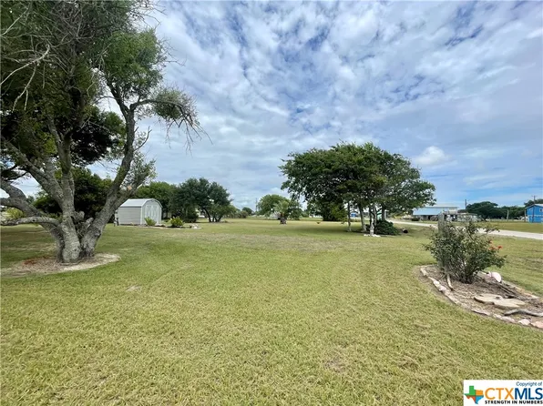 574 Swallow Dr, Palacios, TX 77465