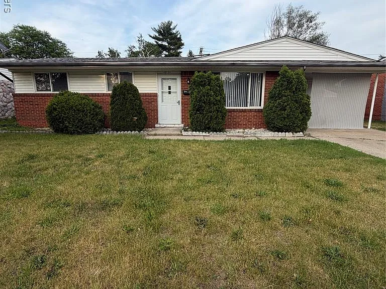 43134 Penny Dr — Photo 1