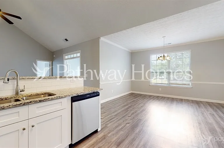 8401 Somerton Cir — Photo 6
