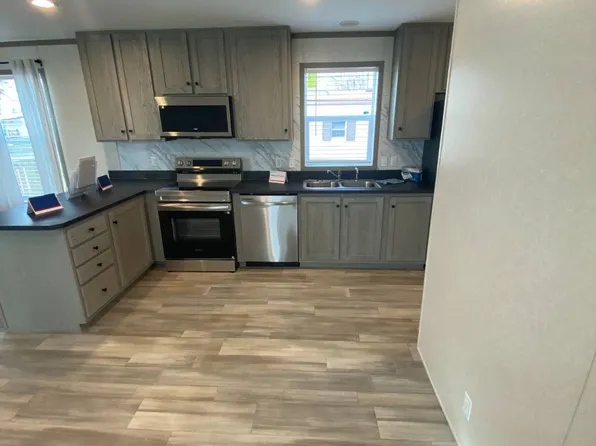 105 Hemlock Dr #105HEM, Morton, IL 61550