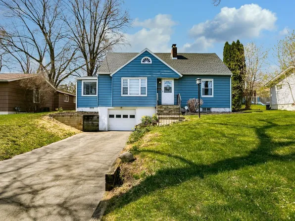 313 Stanton Dr, Syracuse, NY 13214