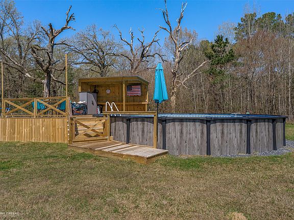 3rd image of 396 Collinswood Dr