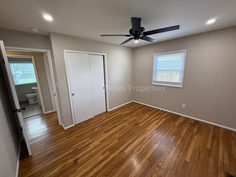 1136 Pauline Ave — Photo 5