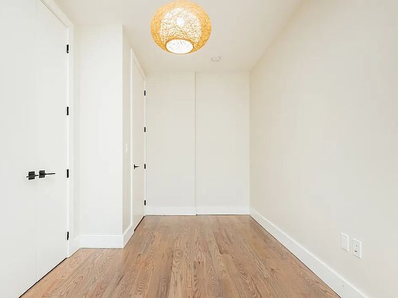 5th image of 987 Rogers Ave #4B
