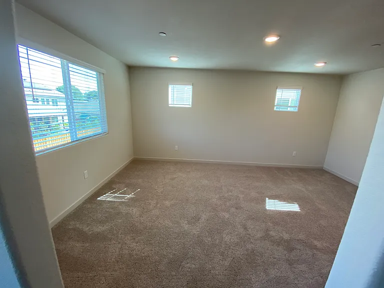 706 Diamond Valley Rd — Photo 21