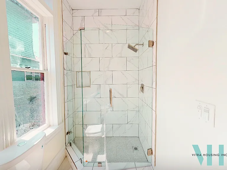 Apt 1032: Two Bed, Two Bath, Full Remodel: Second Bathroom