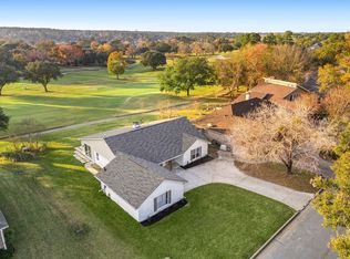 1328 Green Briar Dr, Huntsville, TX 77340