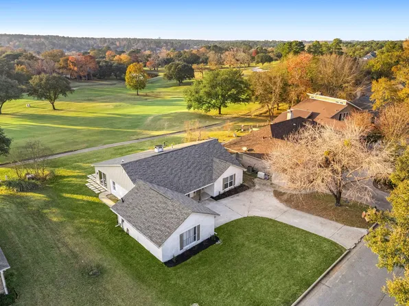 1328 Green Briar Dr, Huntsville, TX 77340