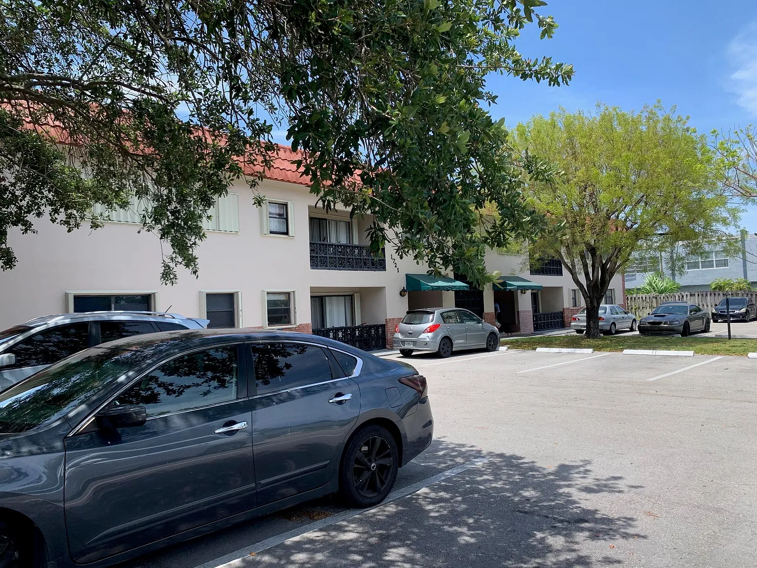 2 bed, 2.0 bath, 1050 sqft, $2,695 — Photo 2
