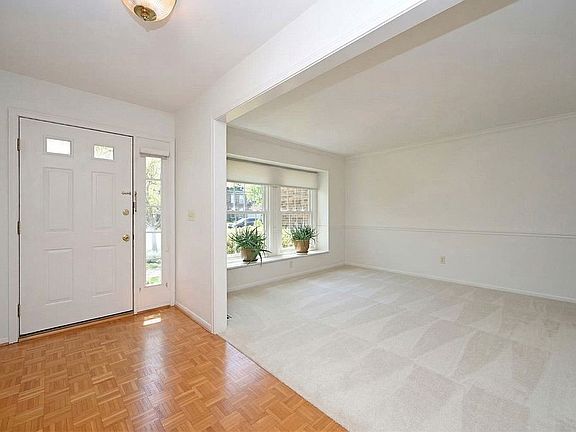 3rd image of 8142 Nagelwoods Dr