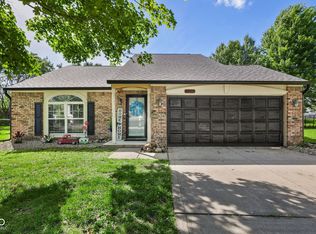 6677 Wimbledon Dr, Zionsville, IN 46077