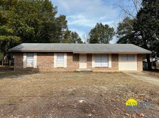 209 Forrest Pkwy, Crestview, FL 32539