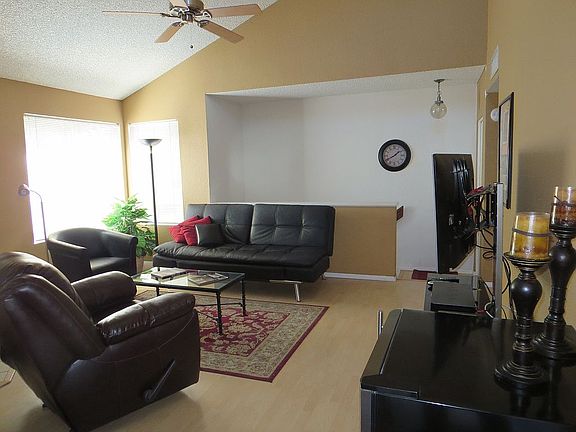 Living Room/vaulted ceiling
