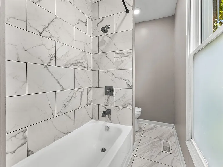 122 E Woodrow Ave — Photo 22