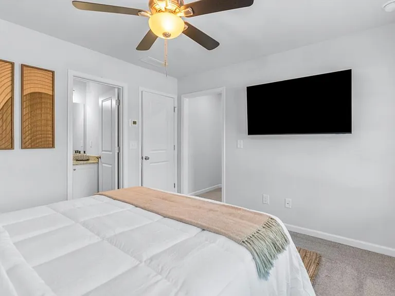 465 Collins Industrial Way — Photo 12