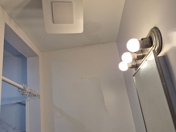 3rd image of 529 Congress St #1