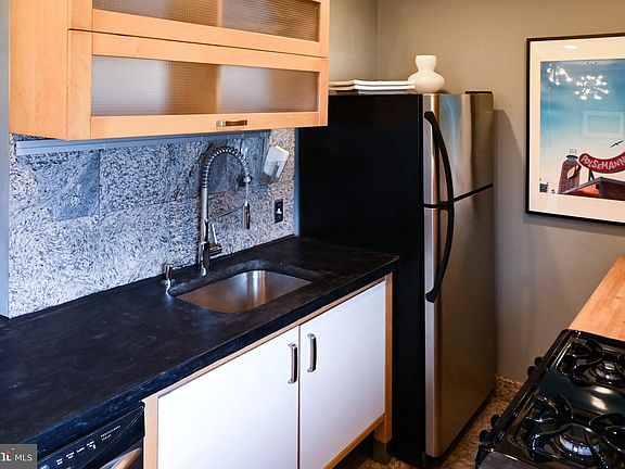 5th image of 6278 Rose Hill Ct APT F