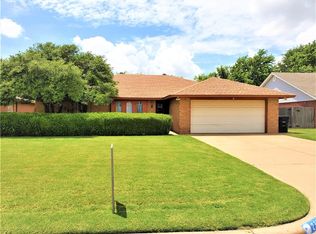 2305 N Nail Pkwy, Moore, OK 73160