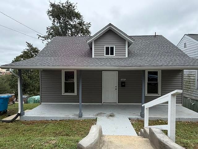 1st image of 1120 12th St SE